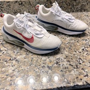 Nike Air Max Women’s Sneaker, White/ Archaeo Pink/ Thunder, Women’s Size 10